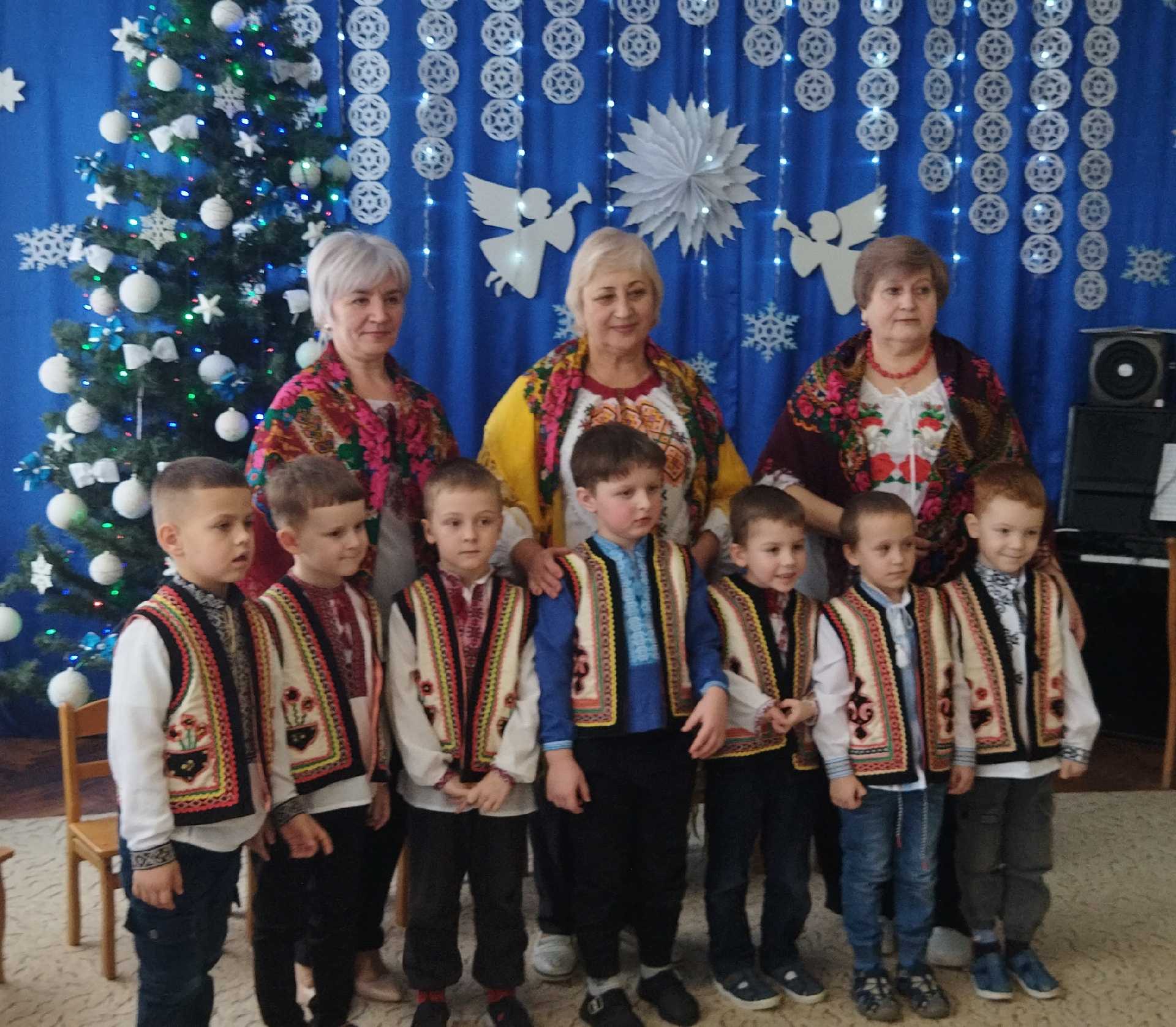  А по тій Коляді побувайте в гаразді, без турботи , без біди - до нової Коляди!