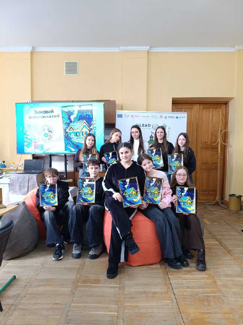 Воркшоп «Малювання гуашшю на склі: “Зимовий настрій”»