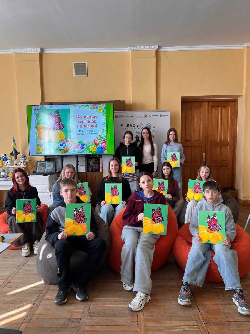 Воркшоп з акрилового живопису «Весняний малюнок на полотні»