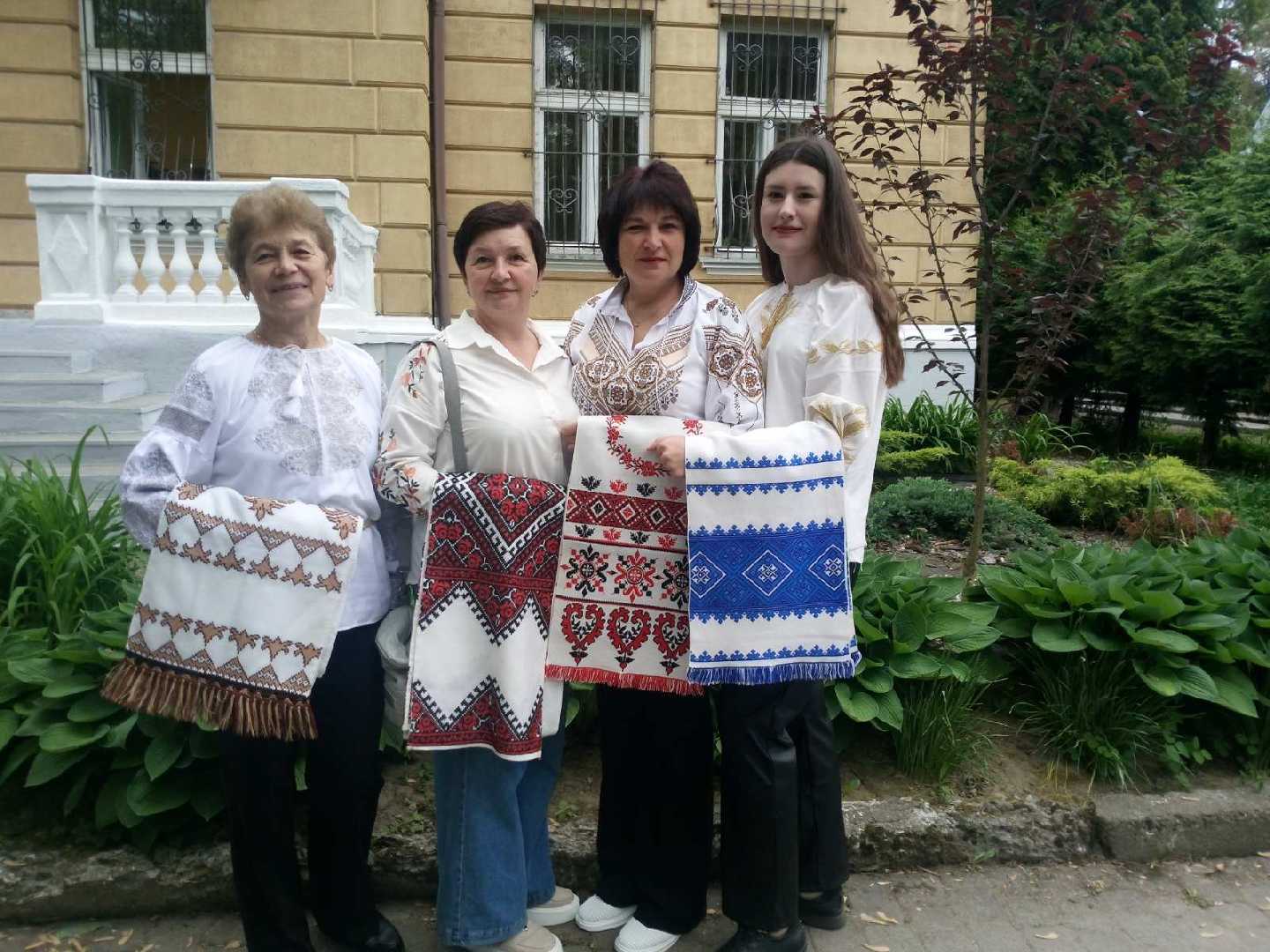 Вишиванко , моя вишиванко...