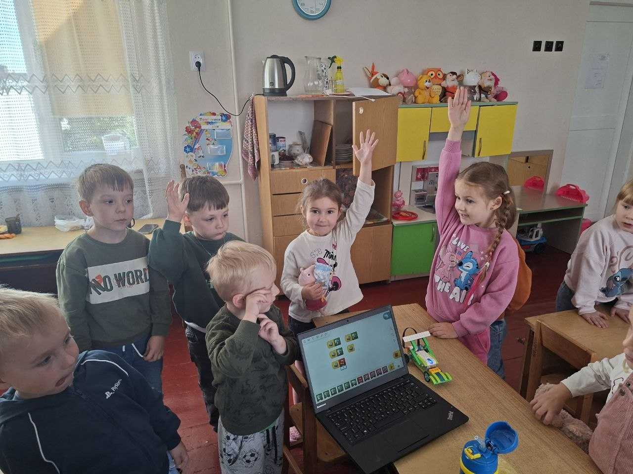  Знайомство зі світом робототехніки 
