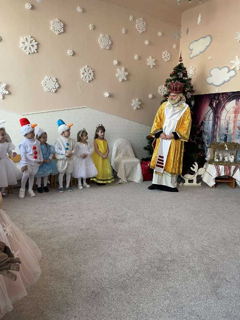 Миколаєві дарунки